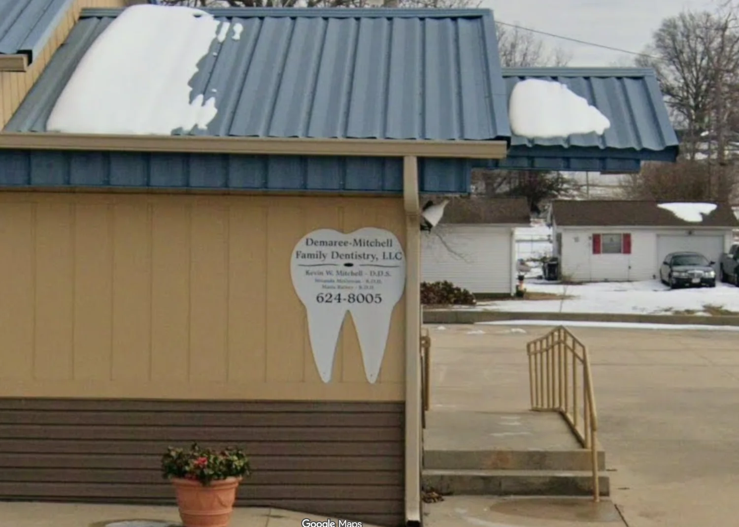 Exterior of the Beaird Family Dental office in Dexter