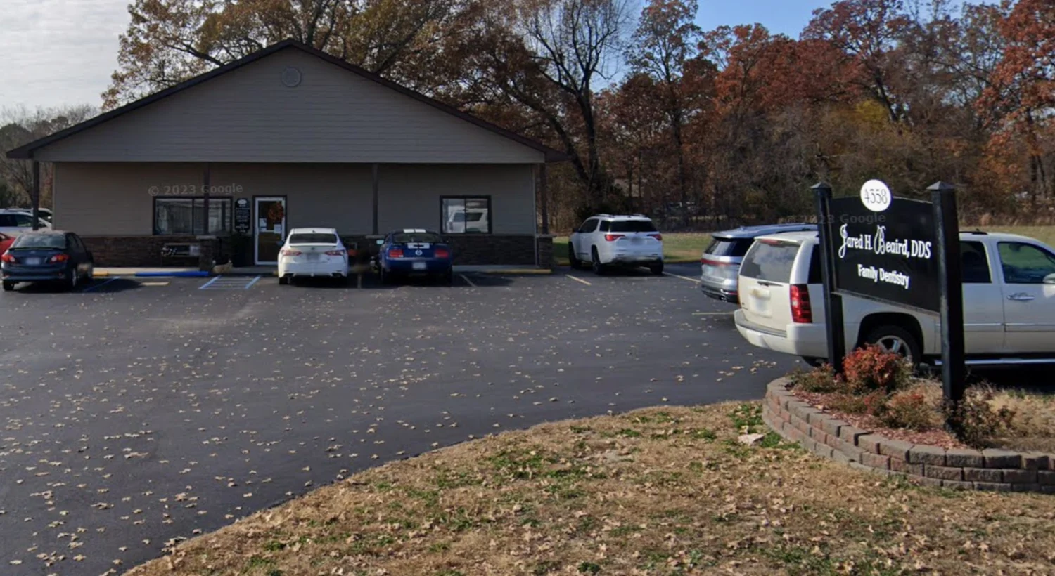 Exterior of the Beaird Family Dental office in Poplar Bluff